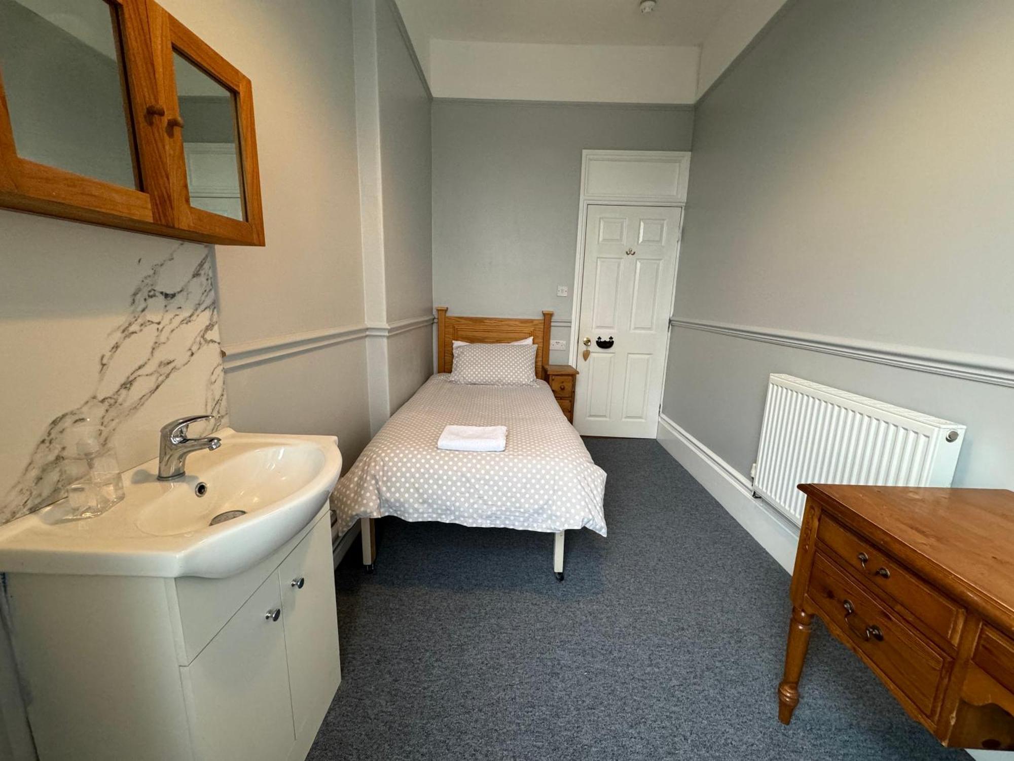 The Elms Guest House Bristol Filton Екстер'єр фото
