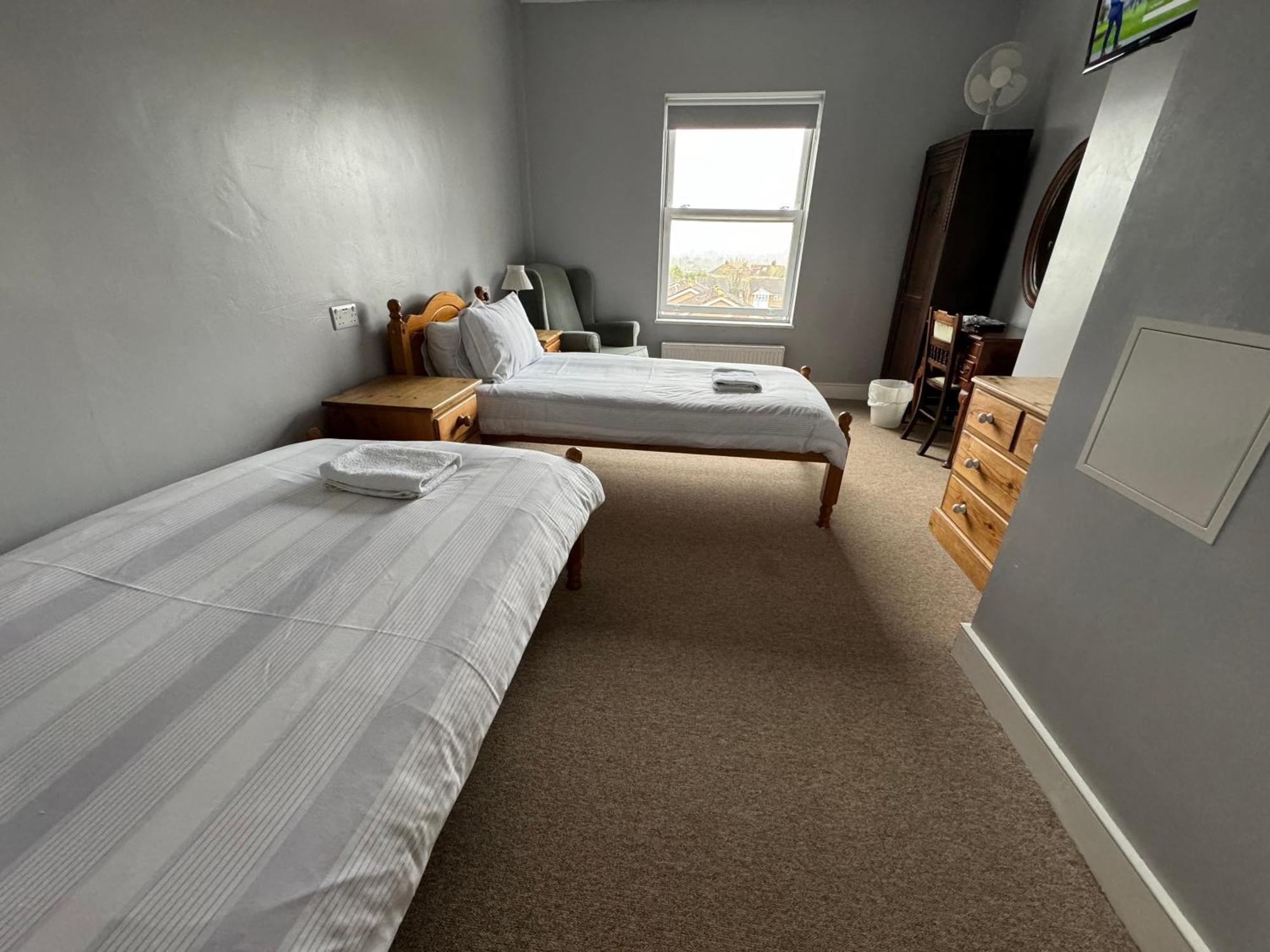 The Elms Guest House Bristol Filton Екстер'єр фото