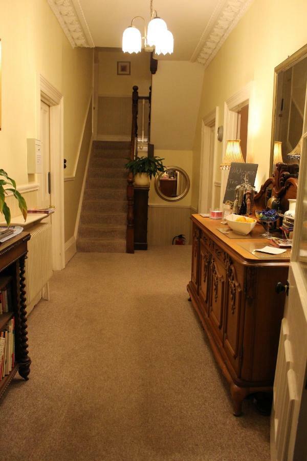 The Elms Guest House Bristol Filton Екстер'єр фото