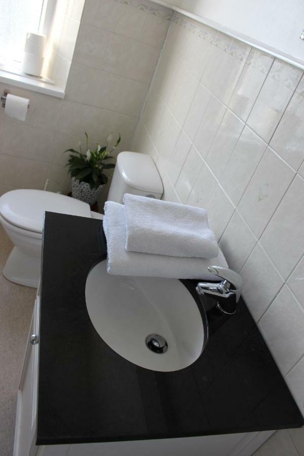 The Elms Guest House Bristol Filton Екстер'єр фото